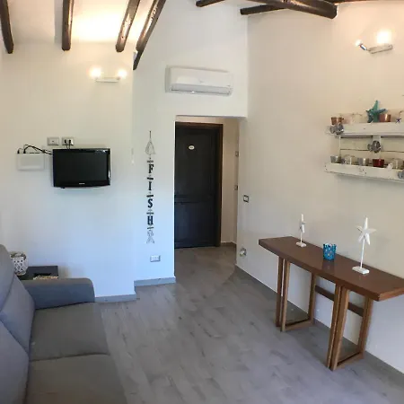בית נופש Baia Sant'anna Iun S5063 בודוני